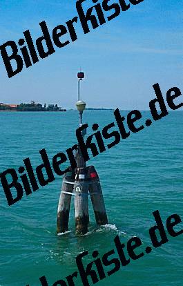 Boje im Meer