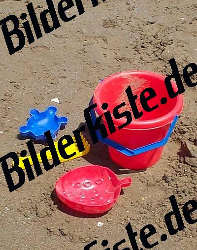 Spielzeug am Strand