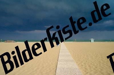 Gewitterwolken am Strand