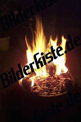 Feuer mit Holzkohle