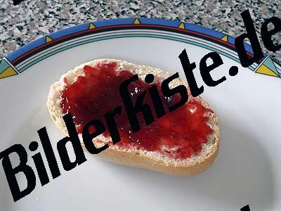 Roll with marmelade