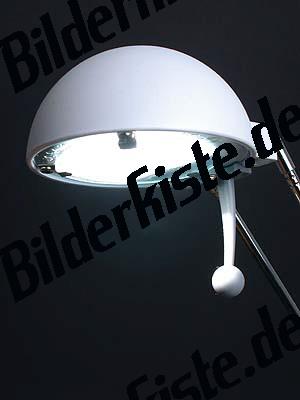 Schreibtischlampe an