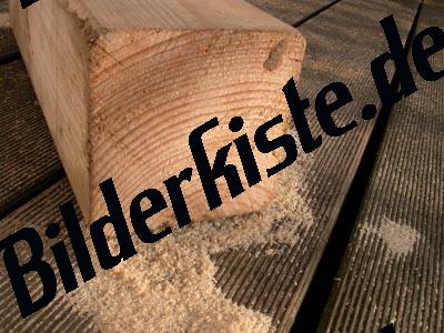 Holzscheit Saegespaehne