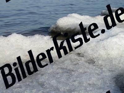 Schnee am Strand