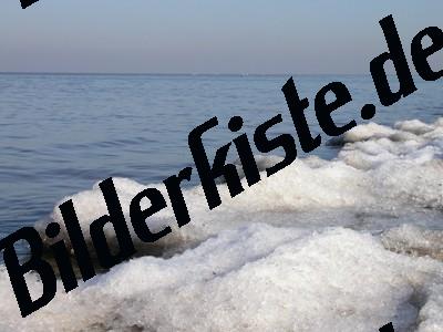 Schnee am Strand