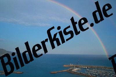 Regenbogen im Meer