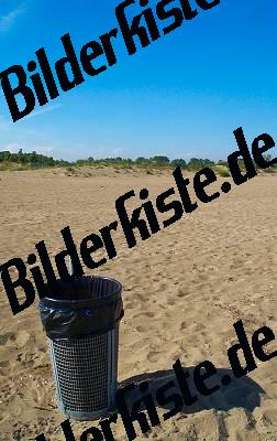 Muelleimer am Strand