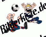 Fu�ball: Ein Spieler gr�tscht in den Anderen (nicht animiert)
