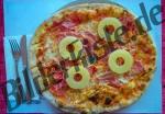 Pizza mit Ananas