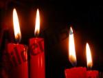 Candele rosse accese