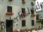 Haus mit Blumenk�sten